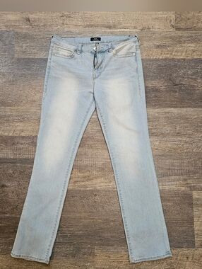 True Religion "Billie" Mid-Rise Straight Jean Womem Waist 31"/ Inseam 31"